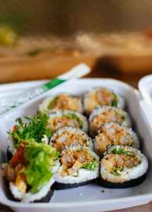 california maki sushi dishes